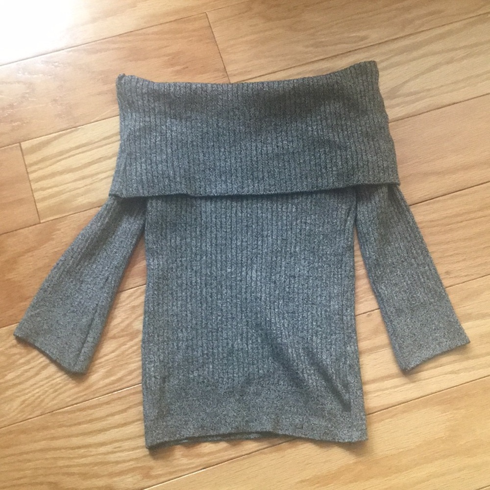 Off the shoulder ribbed top